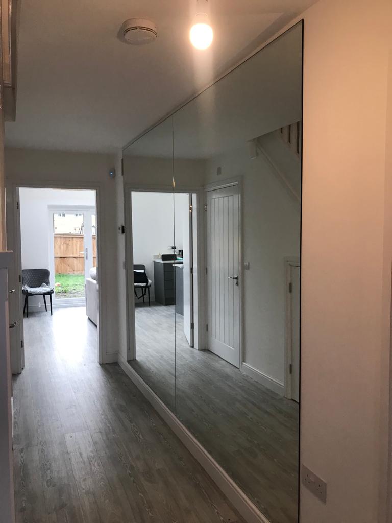 floor to ceiling mirror